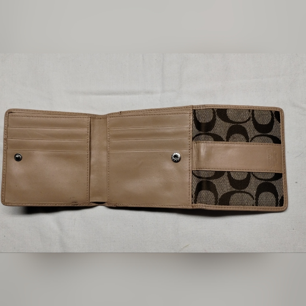 Coach Signature Brown Wallet - Picture 12 of 13